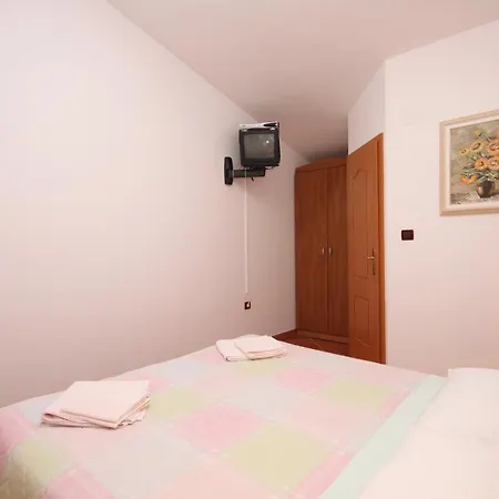 7666a Apartment