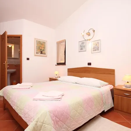 7666a Apartment Umag